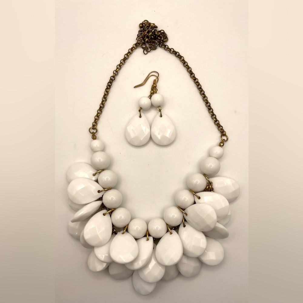 Ladies, white bubble necklace and matching earrings